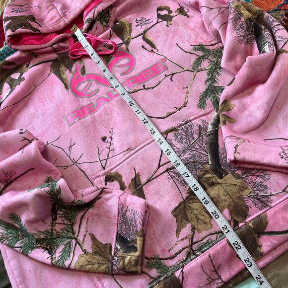 Realtree Pink Camouflage Hoodie Large / XL - Picture 4 of 6